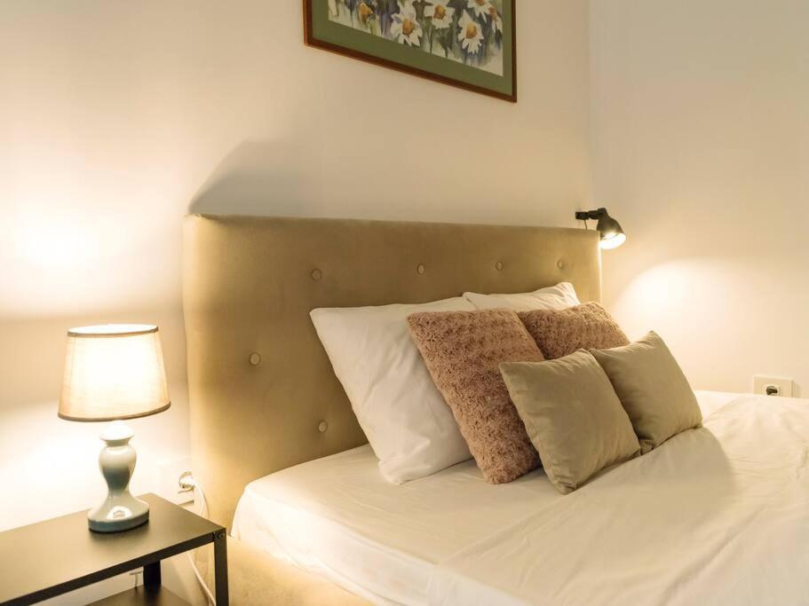 Cozy Studio Next To House Of Parliament Bukarest Exterior foto